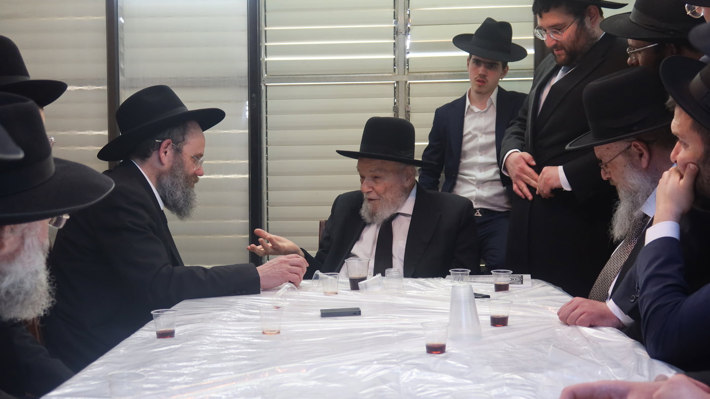 חג הפסח אצל הגרמ"ה הירש