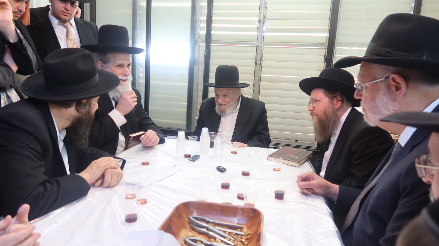 חג הפסח אצל הגרמ"ה הירש