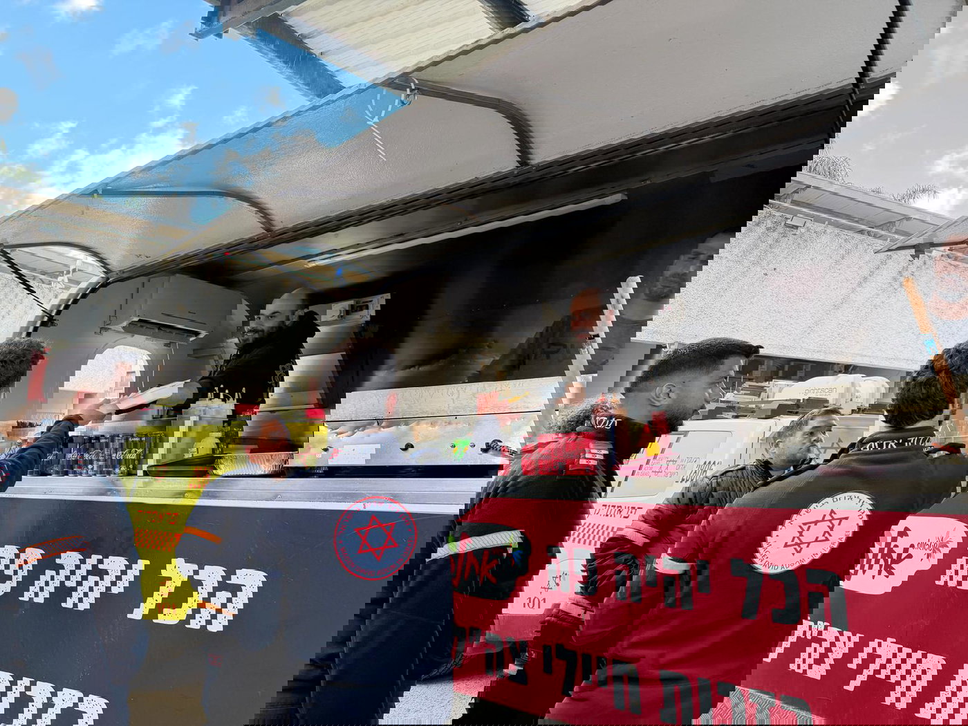 ניידת פוד-טראק במסע הוקרה ארצי לרבבות מתנדבי מד"א 