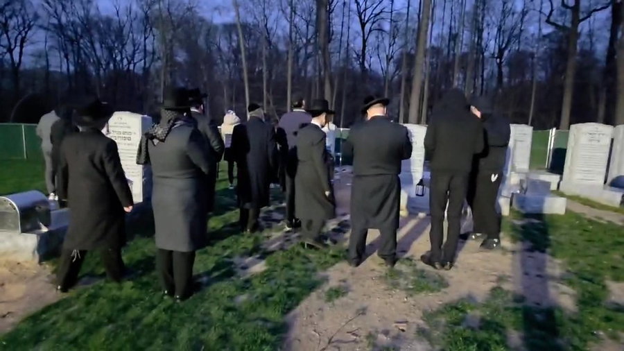 יארצייט ר' מיכאל שניצלער ז"ל