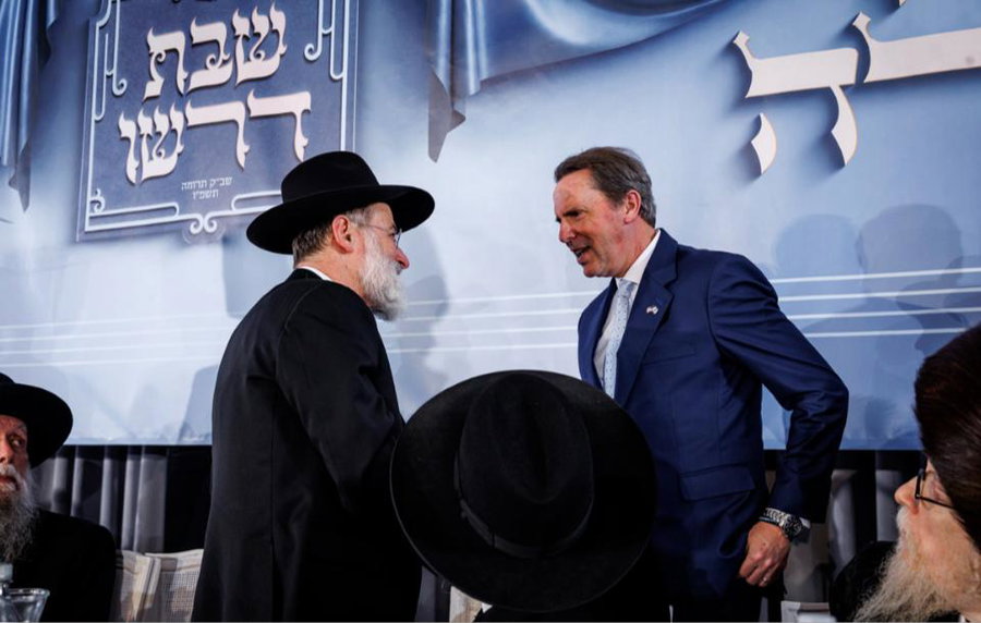הרב הופשטטר מארח את מארק ווקר בקונוונשן של דרשו בקונטיקט