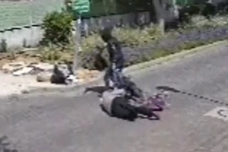 תיעוד מחריד: בת לניצולי שואה הותקפה בחדרה, חפציה נשדדו