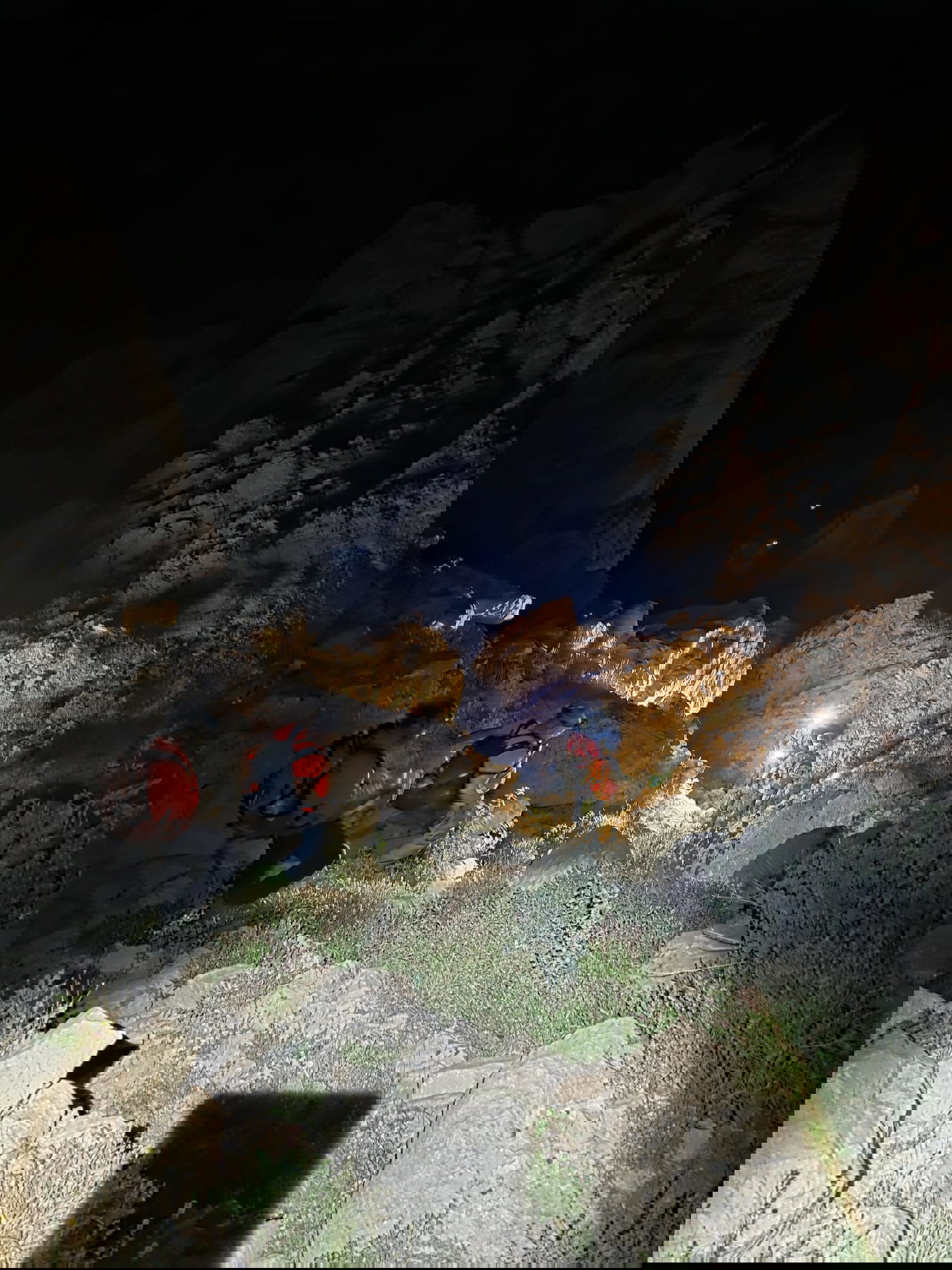 החילוצים, הלילה