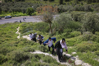 בין הזמנים במירון, אתמול