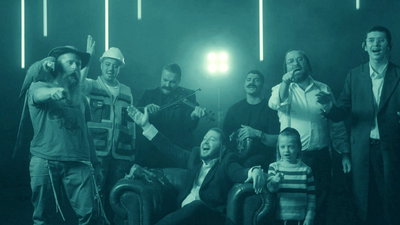 סנדי דינקל בגירסה ווקאלית לשירו: "מי שאתה"