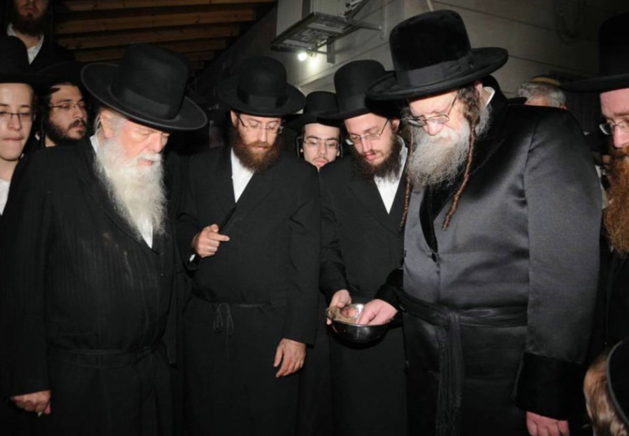 ר' שמואל יצחק פניגשטיין עם הרבי ממודזיץ שליט"א 