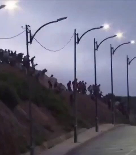 מהגרים שוטפים את ספרד