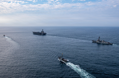 ספינות אמריקניות בתמרון, אילוסטרציה