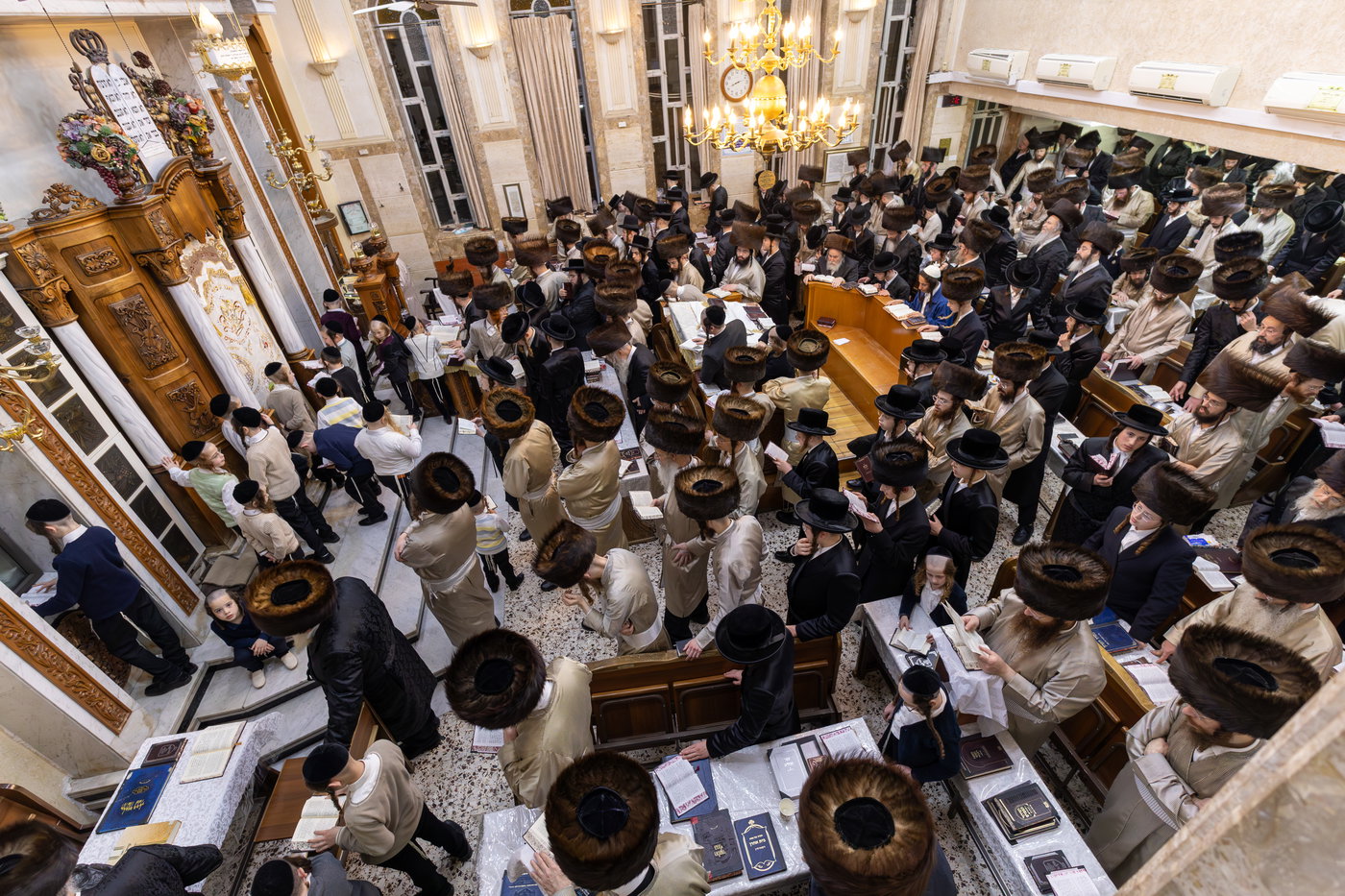 חג הפסח בחצה"ק פינסק קרלין