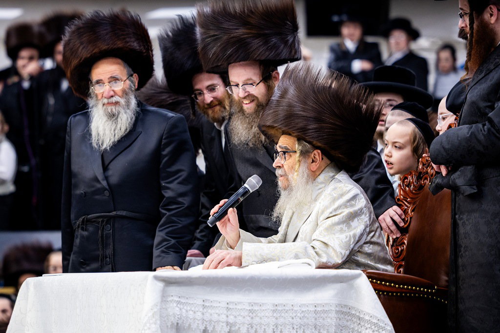 מעמד הפייסות ומסירת מתנות כהונה בסאטמר