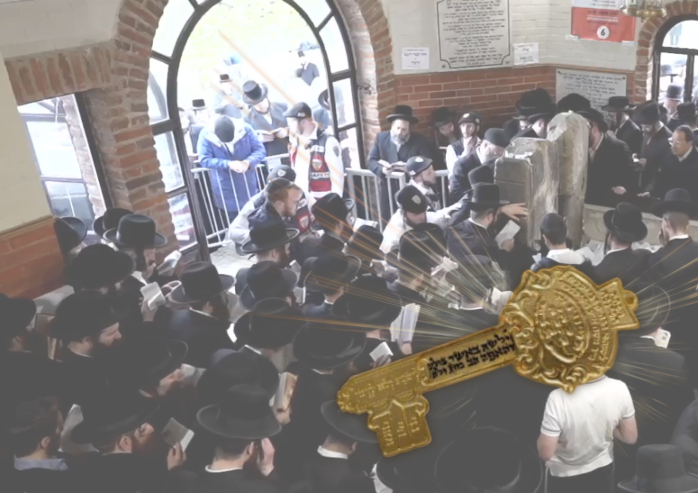 המונים פוקדים את קברו של ר' ישעיה ב''ר משה