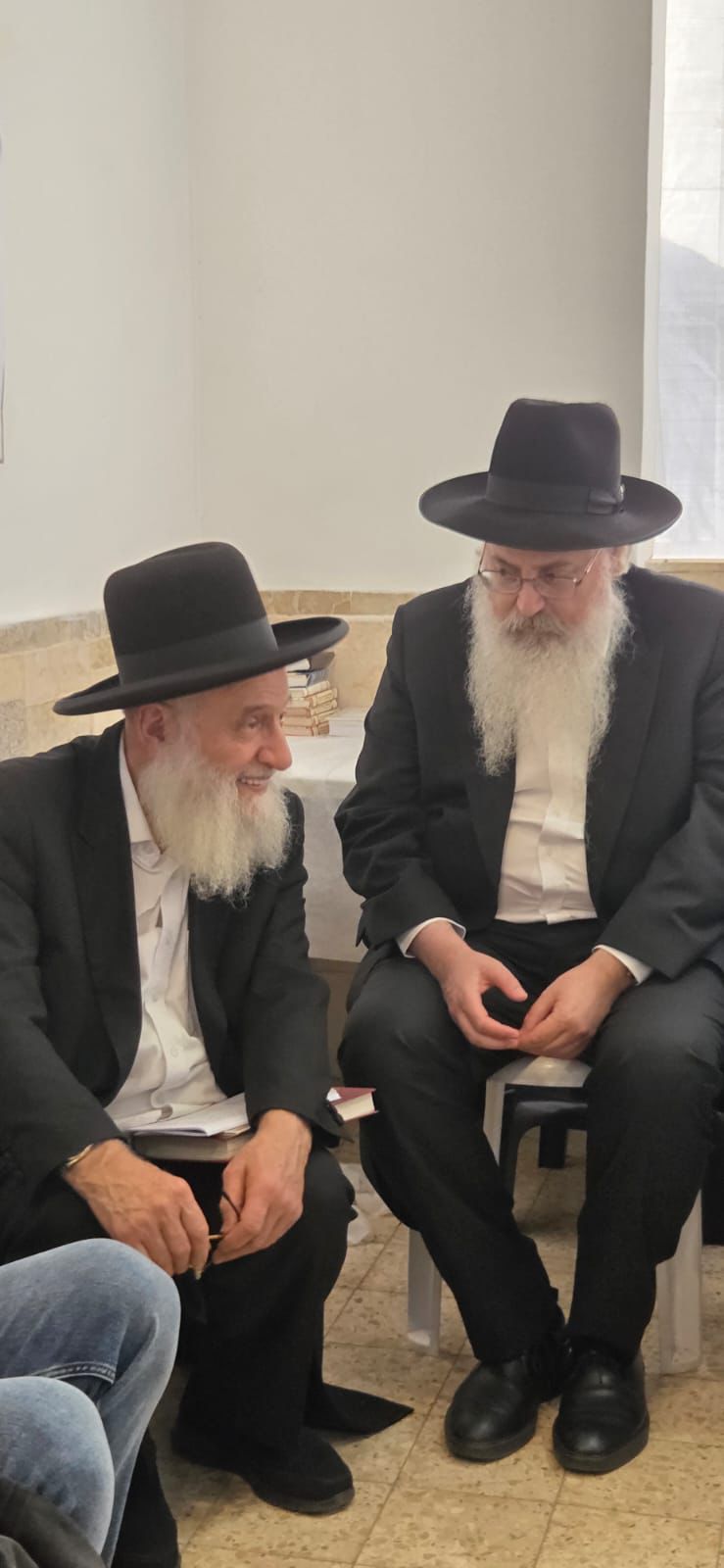 ניחום אבלים אצל הגאון רבי ראובן אלבז