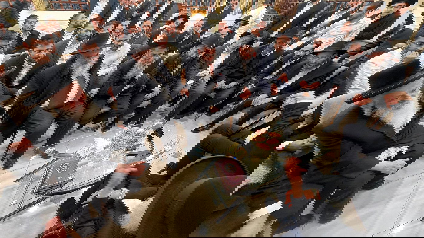 ניחום אבלים אצל הגאון רבי ראובן אלבז