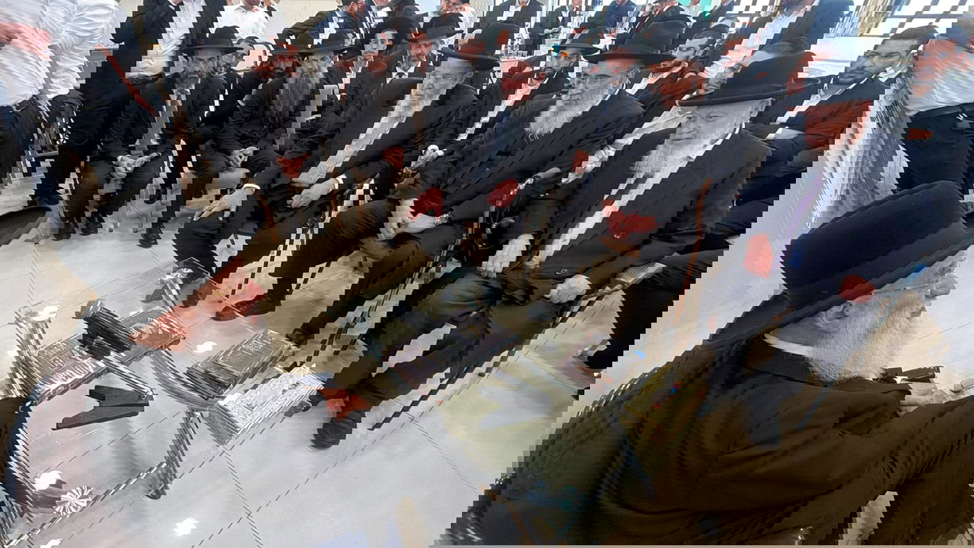 ניחום אבלים אצל הגאון רבי ראובן אלבז