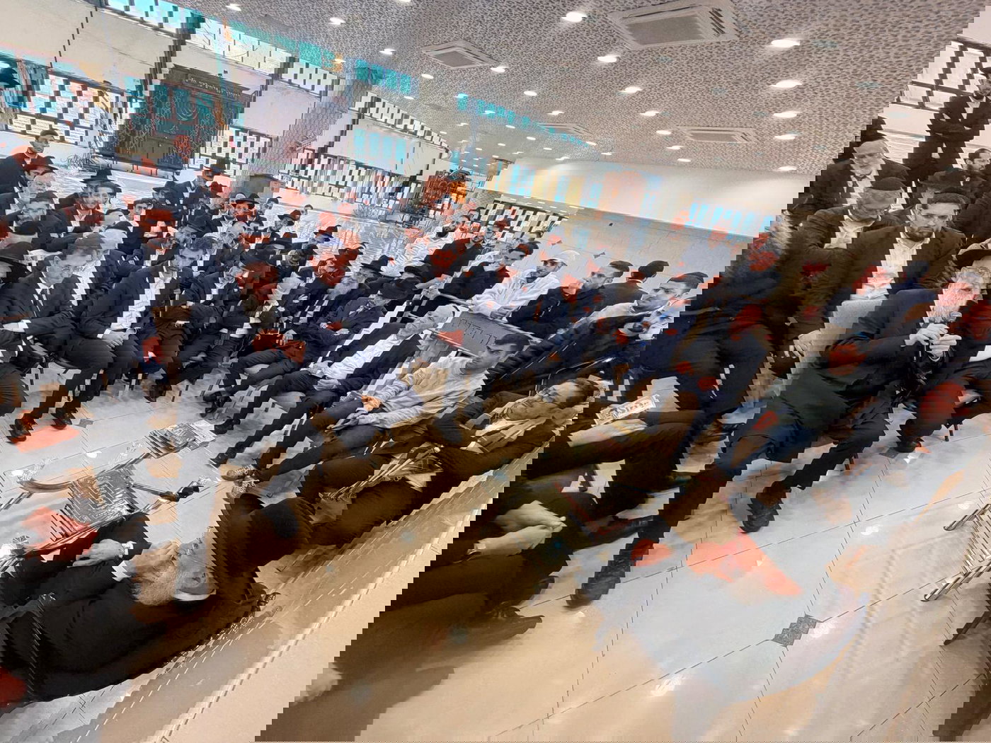 ניחום אבלים אצל הגאון רבי ראובן אלבז