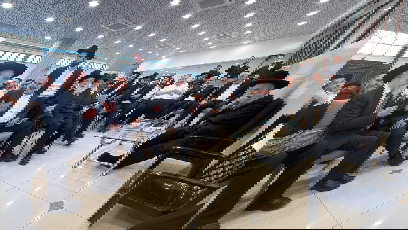 ניחום אבלים אצל הגאון רבי ראובן אלבז