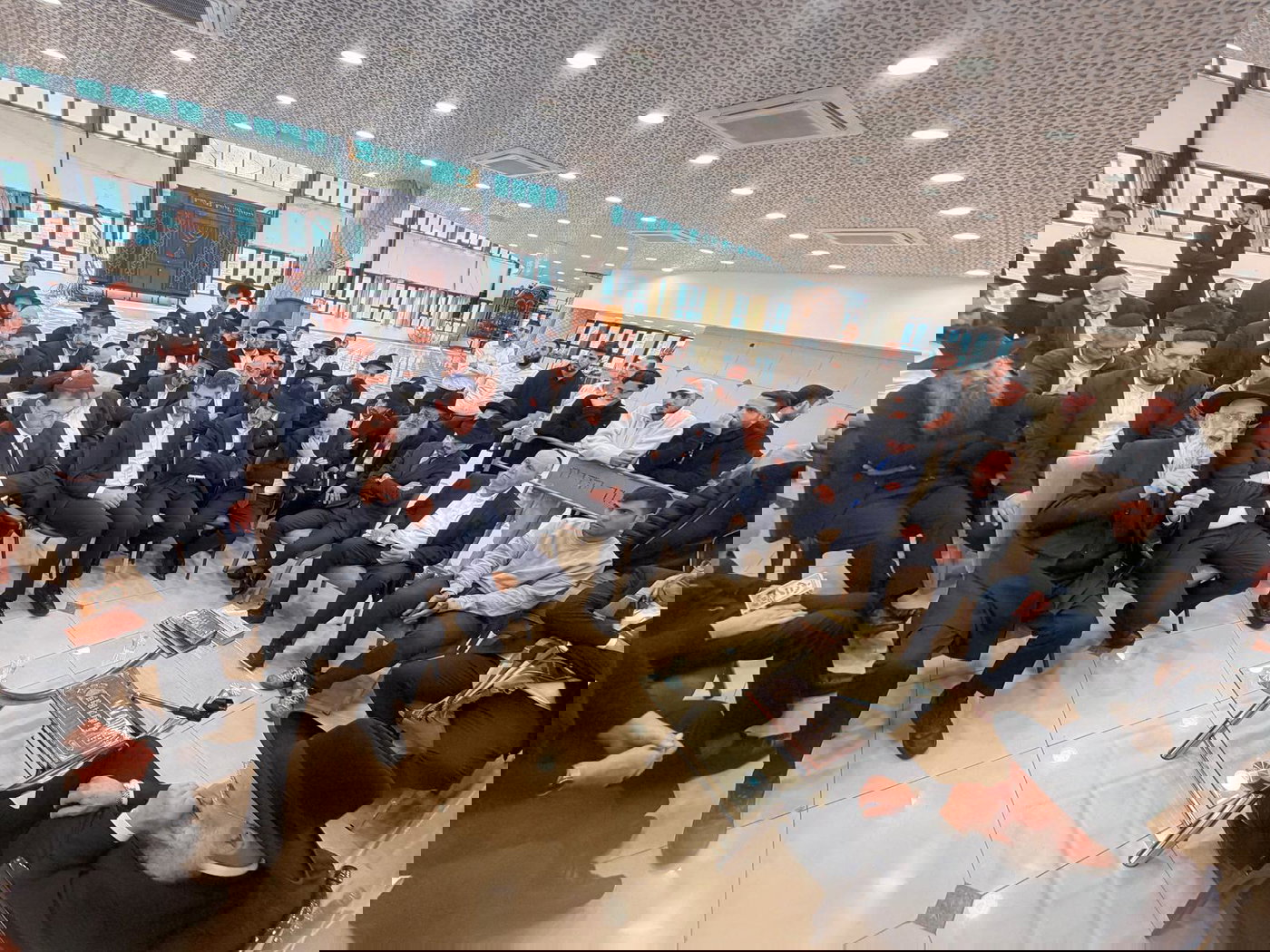 ניחום אבלים אצל הגאון רבי ראובן אלבז