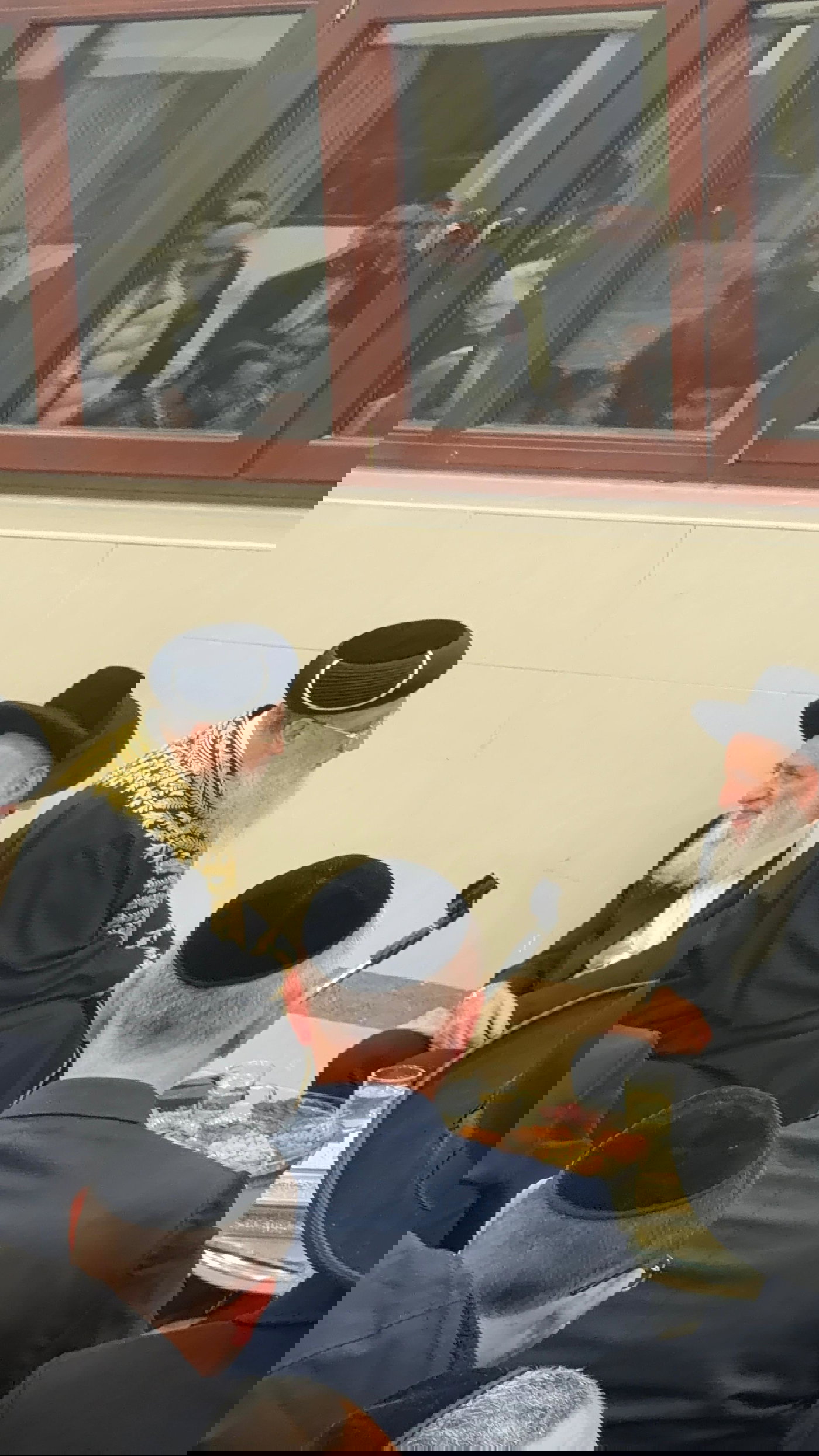 ניחום אבלים אצל הגאון רבי ראובן אלבז