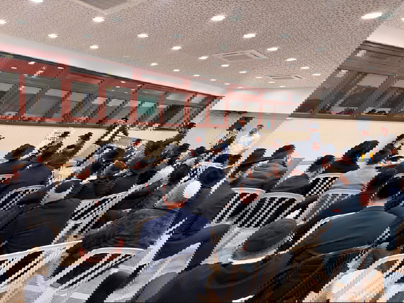 ניחום אבלים אצל הגאון רבי ראובן אלבז