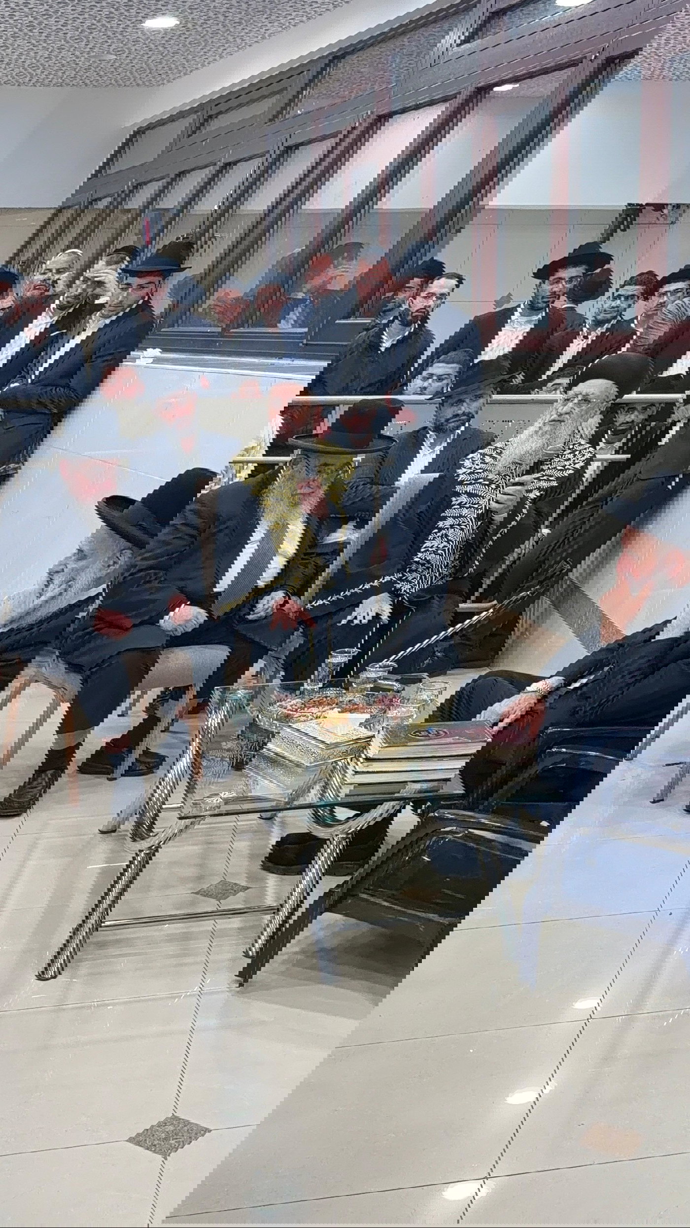 ניחום אבלים אצל הגאון רבי ראובן אלבז