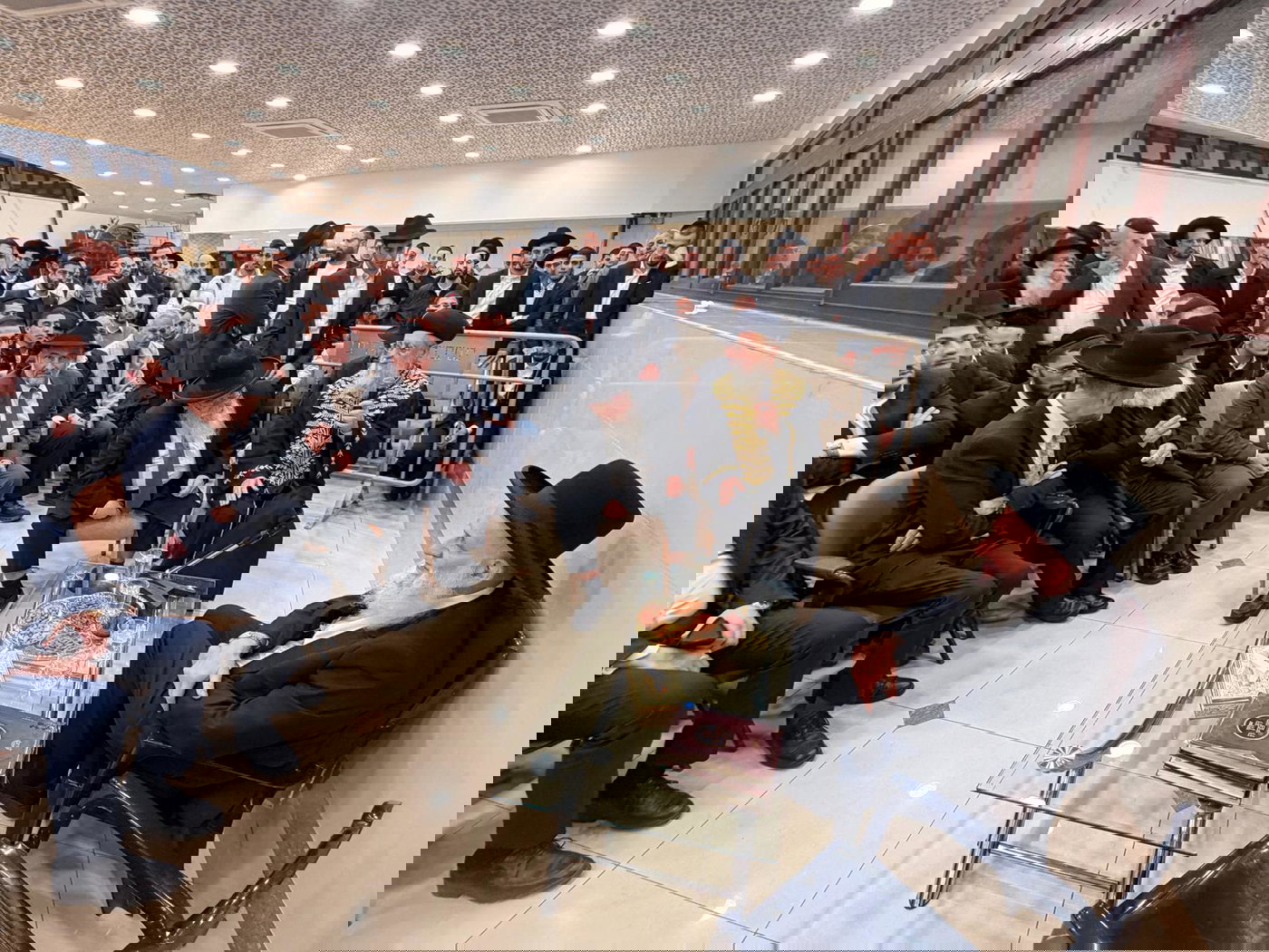 ניחום אבלים אצל הגאון רבי ראובן אלבז