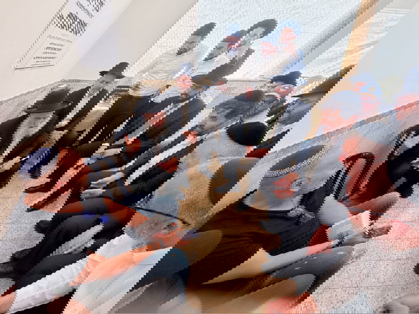 ניחום אבלים אצל הגאון רבי ראובן אלבז