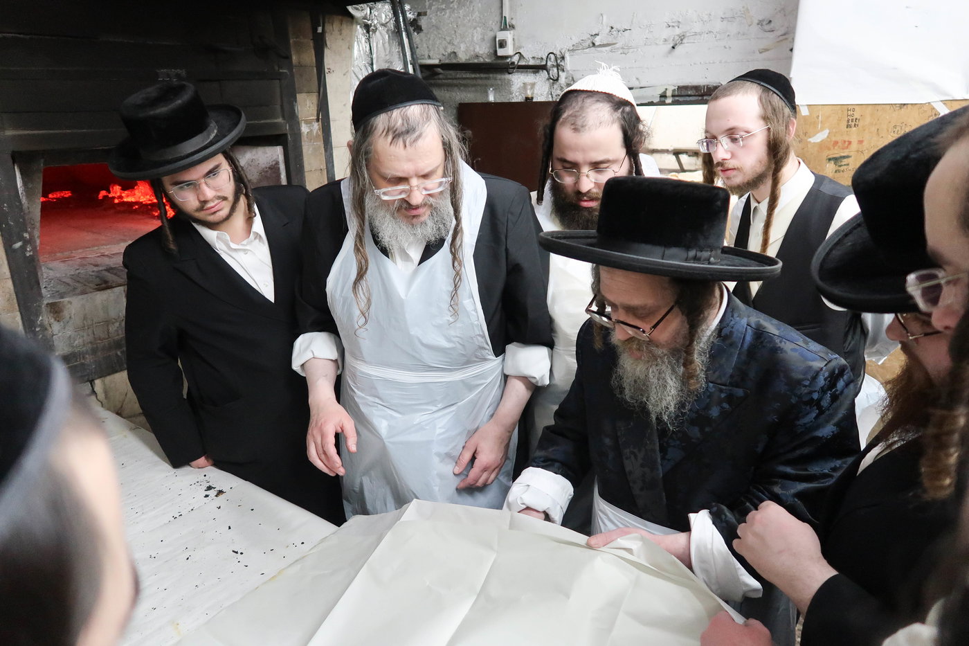 חג הפסח בחצה"ק קרעטשניף סיגעט