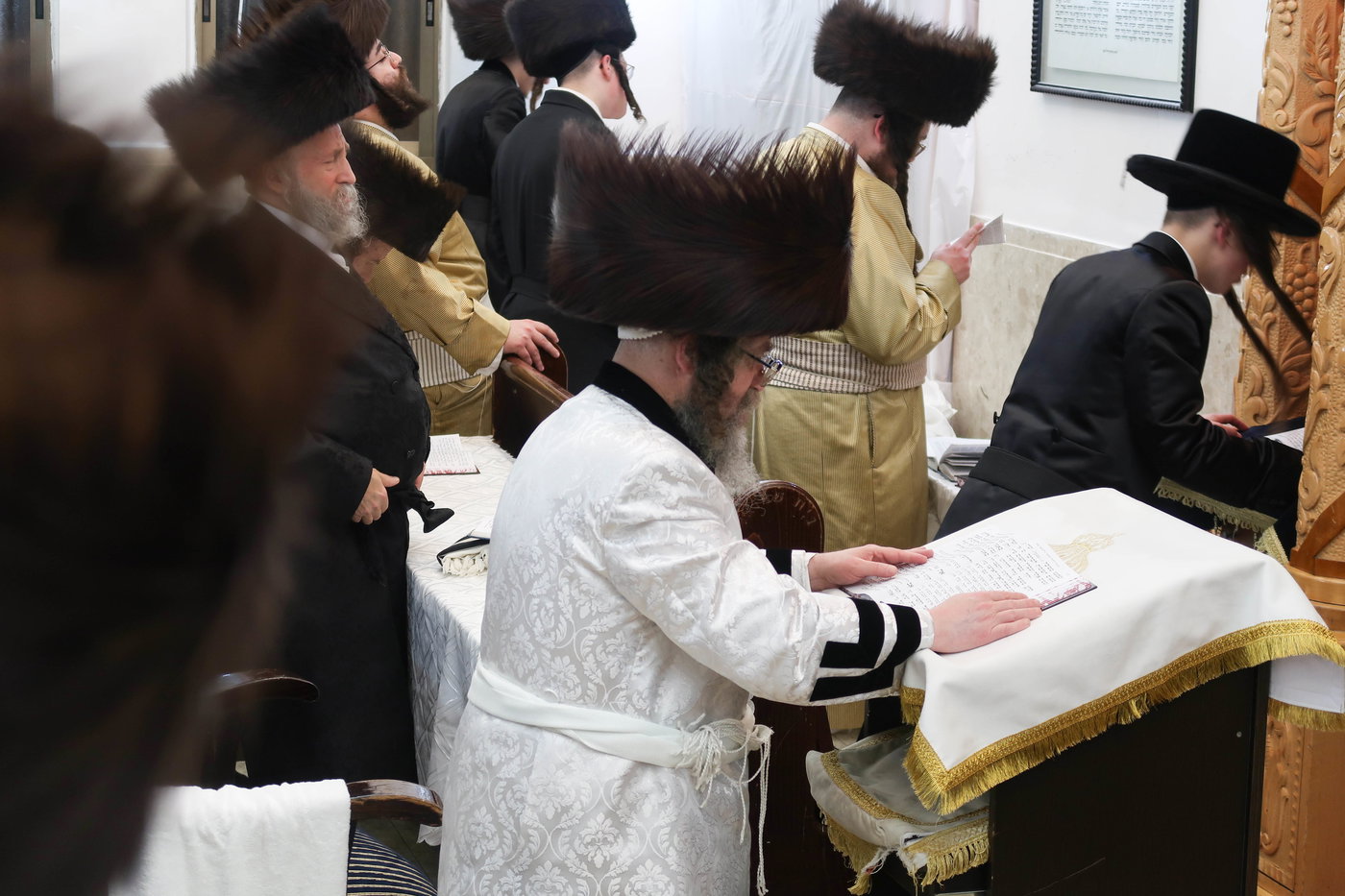 חג הפסח בחצה"ק קרעטשניף סיגעט