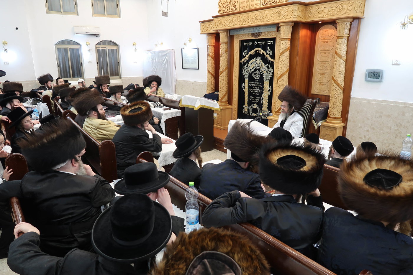 חג הפסח בחצה"ק קרעטשניף סיגעט