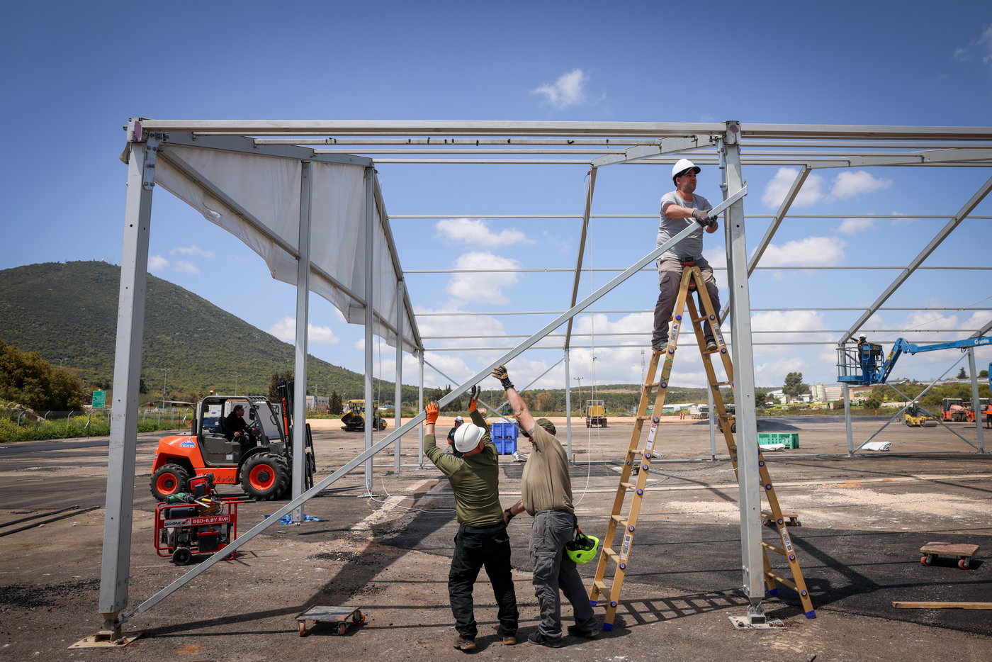 העבודות במתחם 89 במירון לקראת ל"ג בעומר