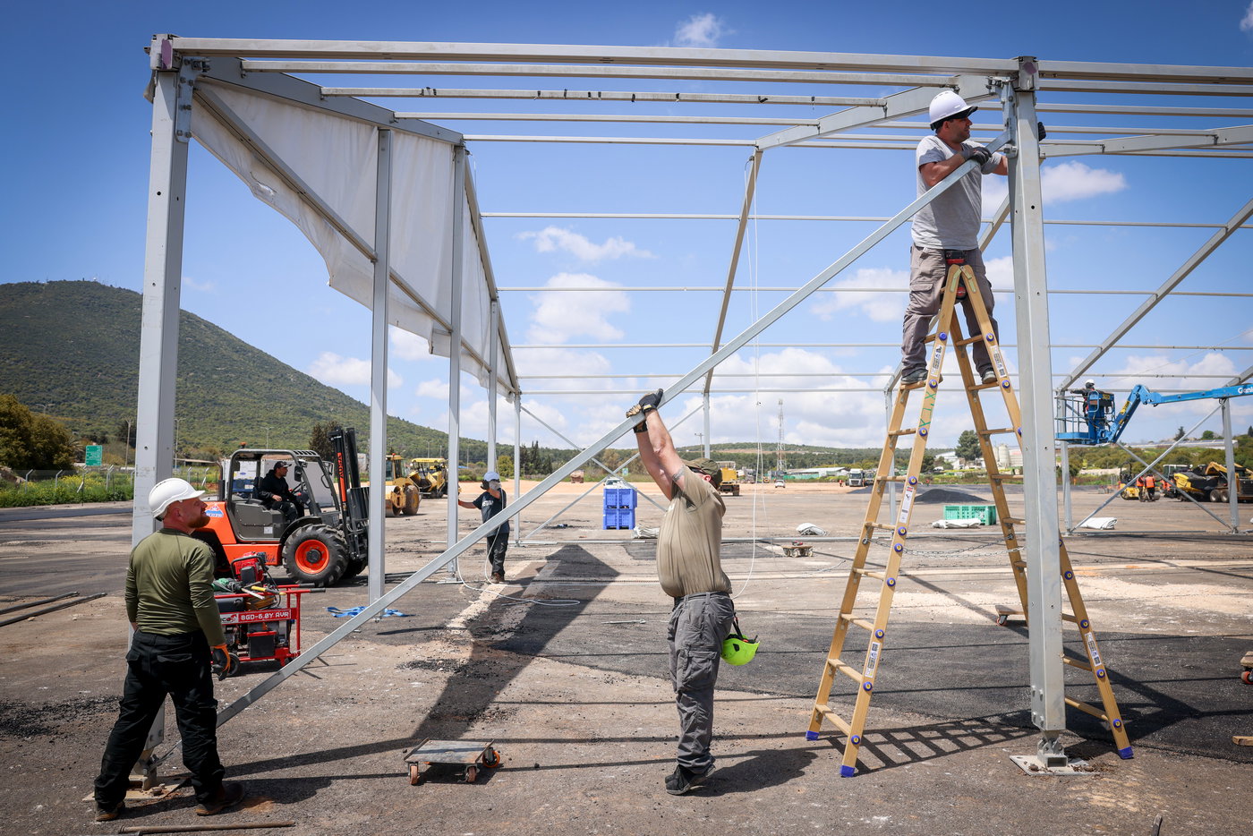 העבודות במתחם 89 במירון לקראת ל"ג בעומר