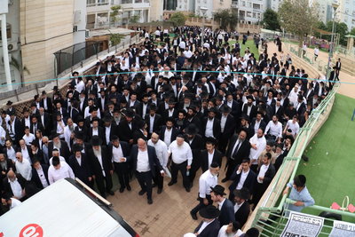 מסע הלויית הרב פנחס ראובן ז"ל