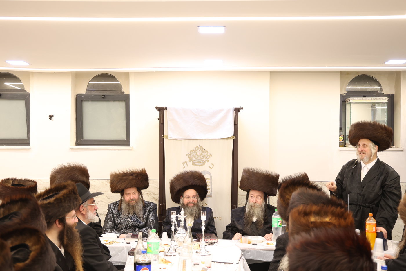 אבד''ק צאנז טשאקאווא בסעודת הילולא