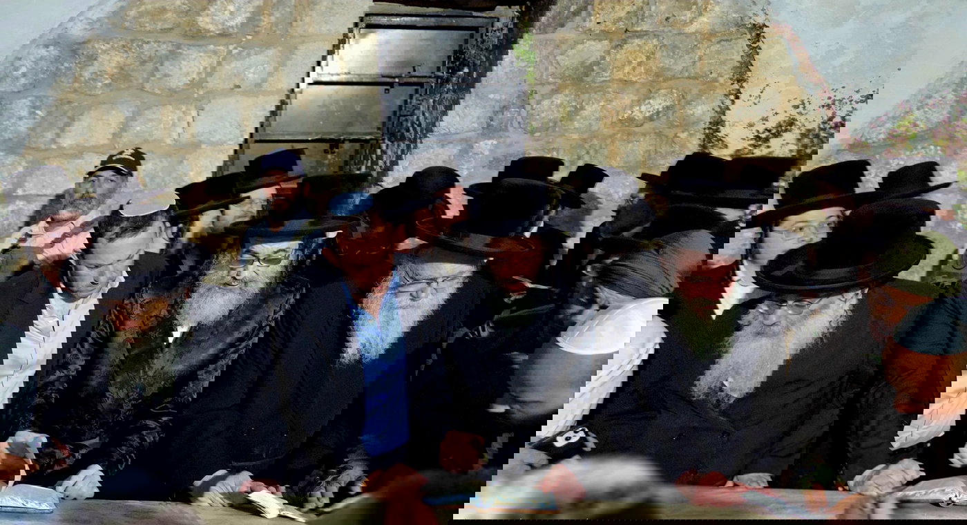 הגה"צ רבי חיים מאיר הגר בקבר יוסף בשכם