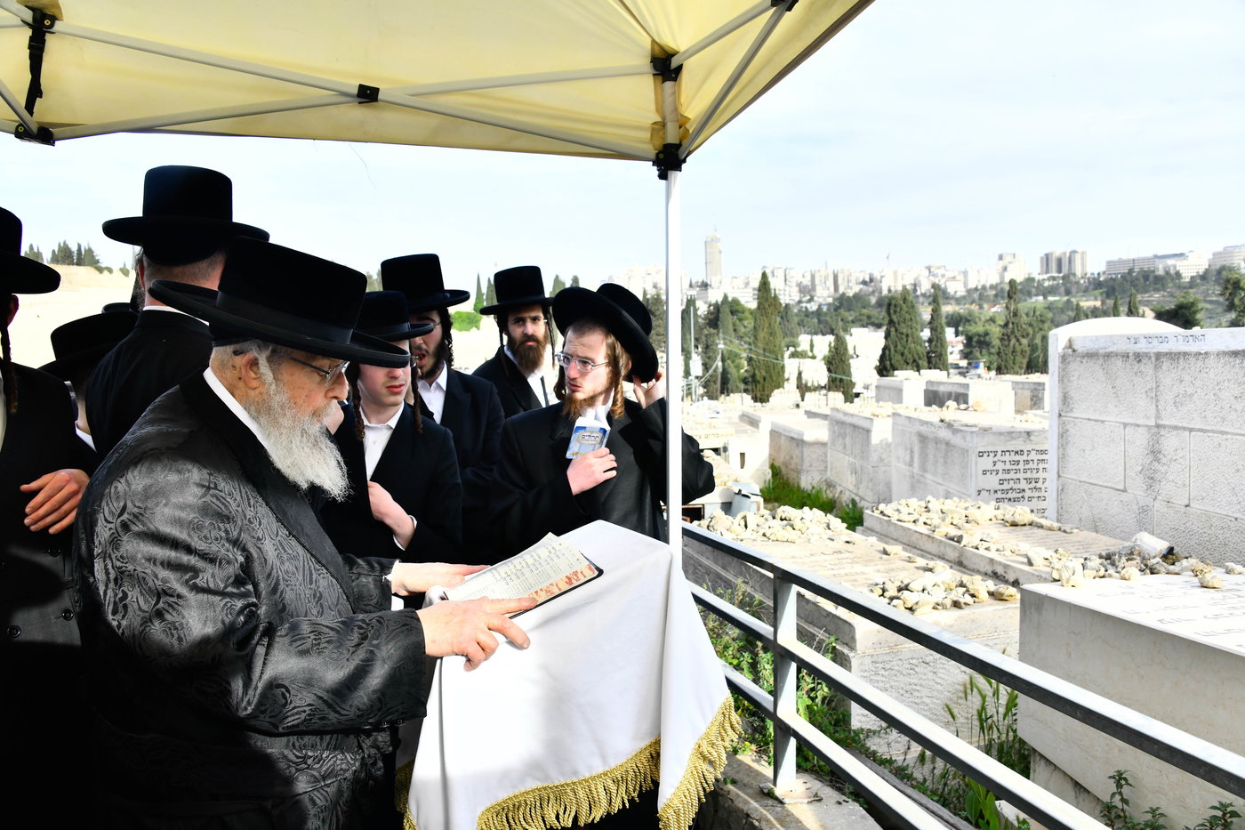 הילולא קדישא בפינסק קארלין