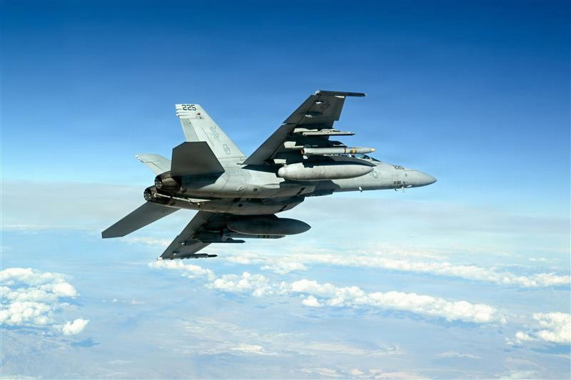 מטוסי הקרב חמושים בטילים