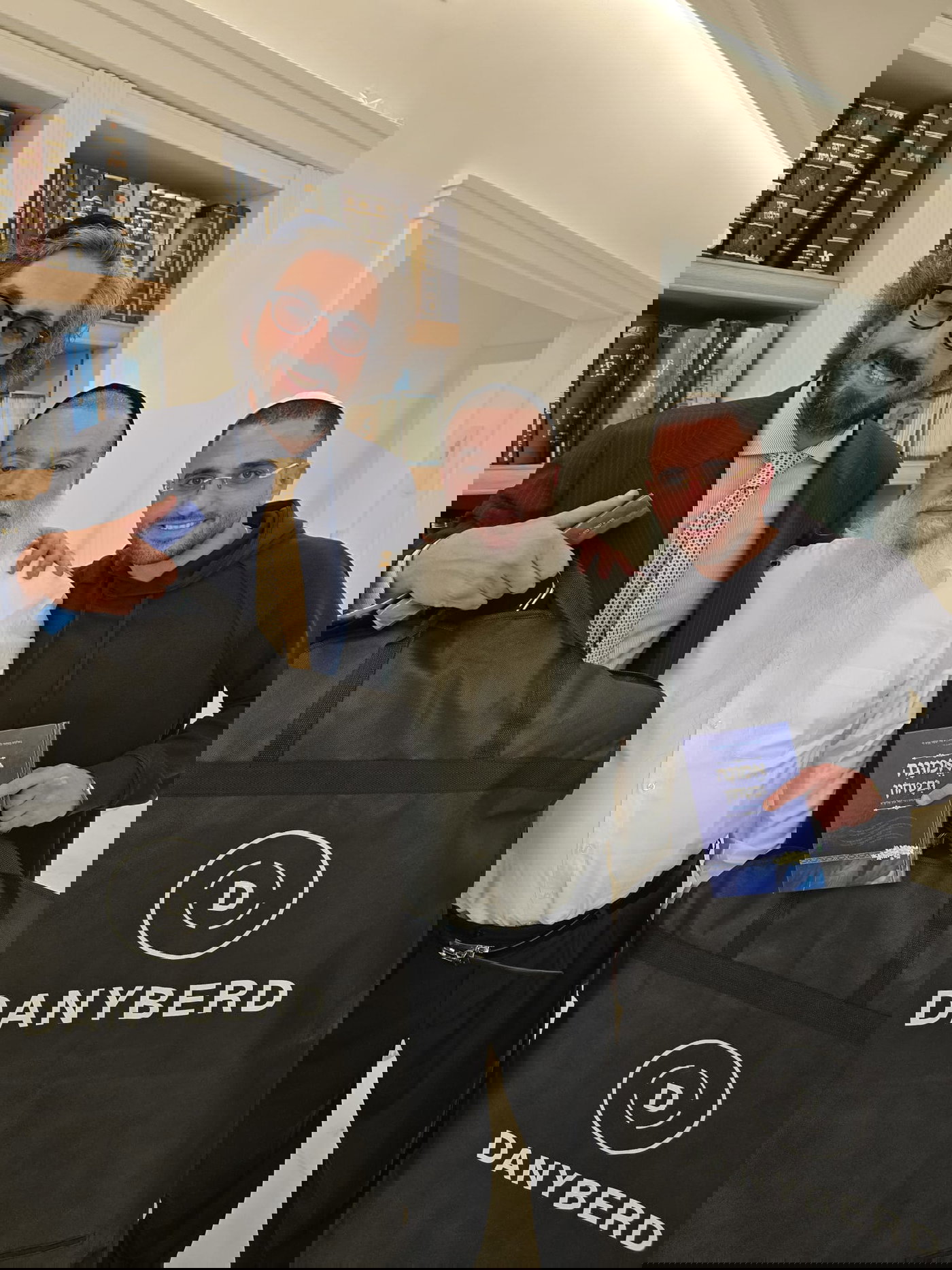 הח"כ שרכב על סוס | 'זופניק בכיכר' עם כל התמונות, הנייעס והחשיפות של השבוע