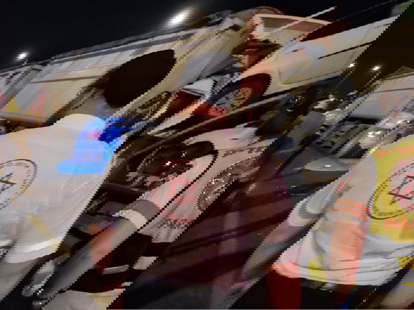 לילה קטלני בכבישים: נהג גרר נהרג במחלף יבנה ופצועה קשה ביקנעם עילית