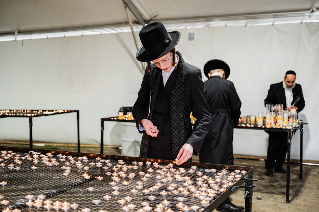 המונים בעליה לציון ביומא דהילולא