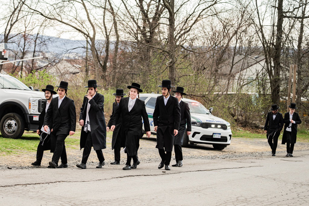 המונים בעליה לציון ביומא דהילולא