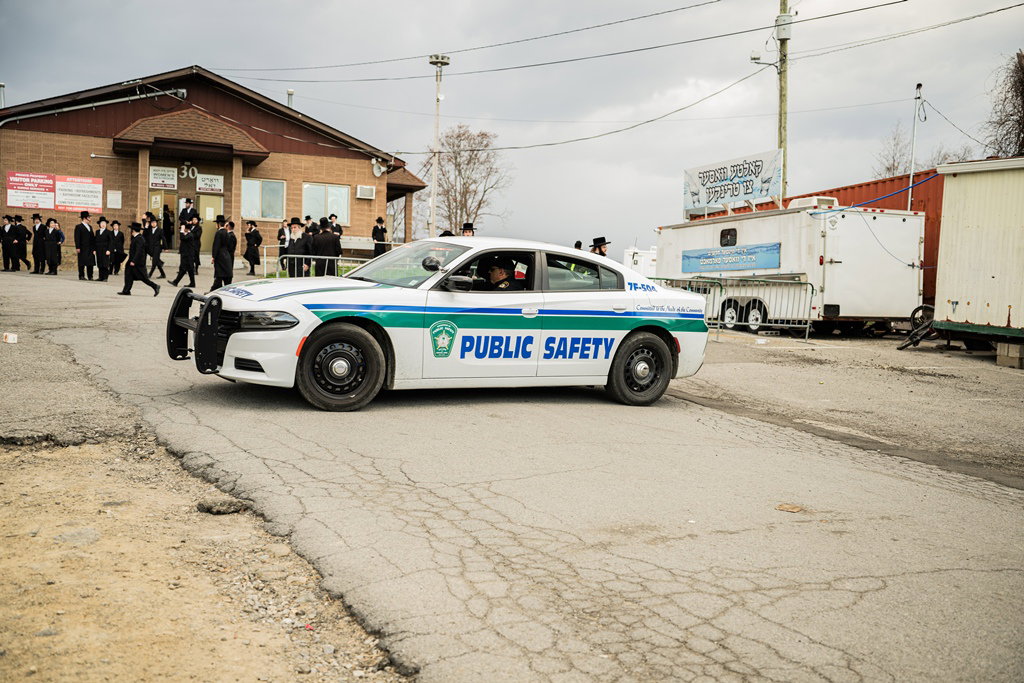 המונים בעליה לציון ביומא דהילולא