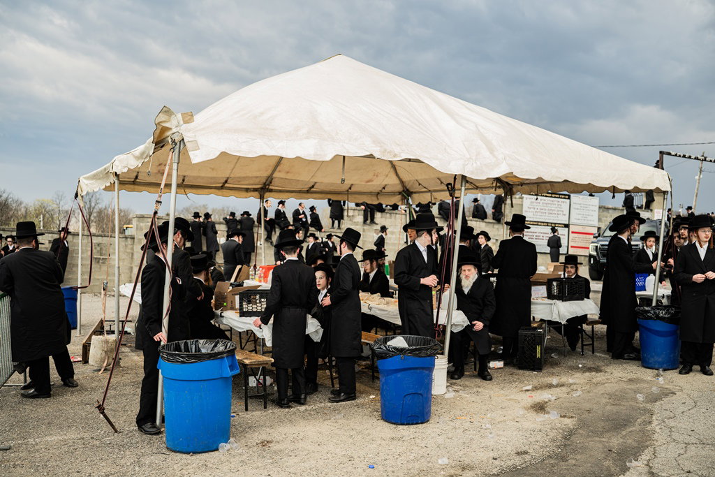 המונים בעליה לציון ביומא דהילולא