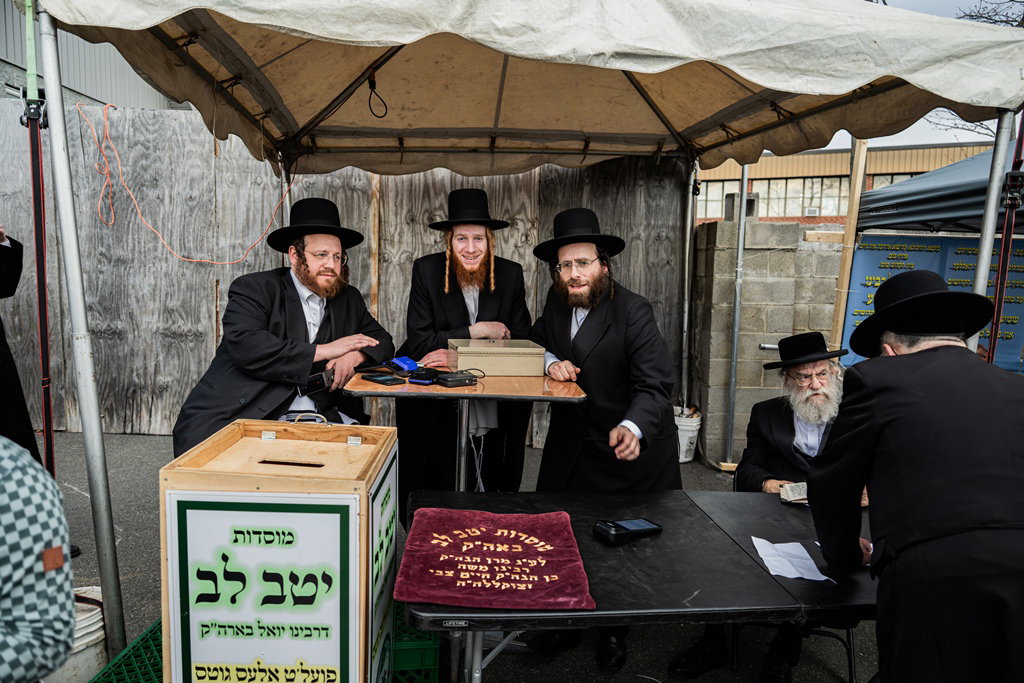 המונים בעליה לציון ביומא דהילולא