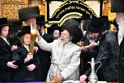 האדמו"ר מסטרופקוב במוצ"ש בבני ברק