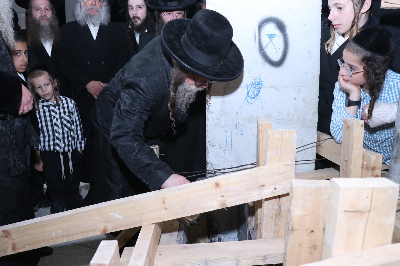 מעמד יציקת הבורות בקוזמיר 