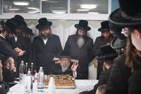 האדמו"ר מפינסק קרלין בביקור בבית שמש