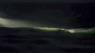 במים סוערים בחוף הרצליה: כך שוטרי השיטור הימי חילצו גולש שנסחף