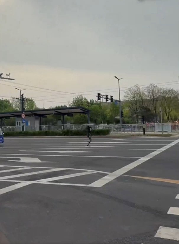 הם רצים ואנו רצים - התחרות בסין