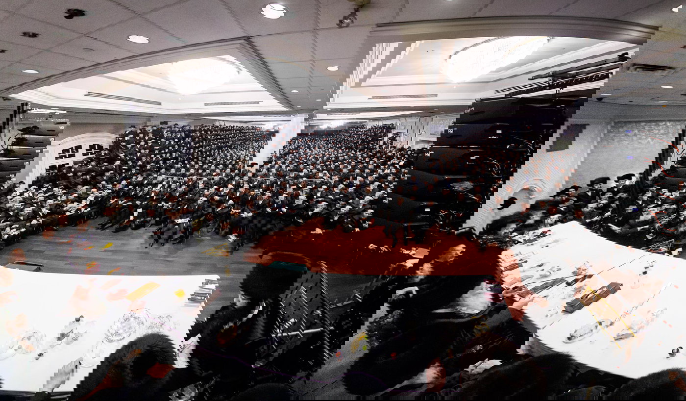 הגר"ש אלתר במוצאי שב"ק בבורו פארק