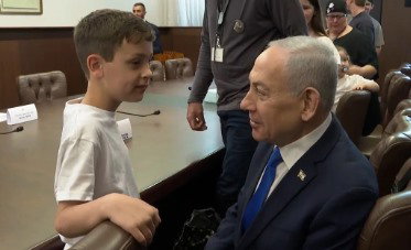 הציור של נתניהו לילד היתום: "אני יודע שזה קשה להאמין כרגע"